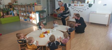 IMG-676c85c5415c75891c181e810397e55b-V (002)